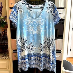 Johnny Was handkerchief tunic top size Large. Shades of blue and white